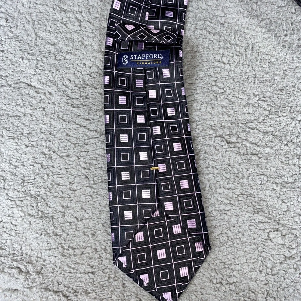 Stafford Signature  Mens Silk Tie Geometric Purple Black - Picture 2 of 6